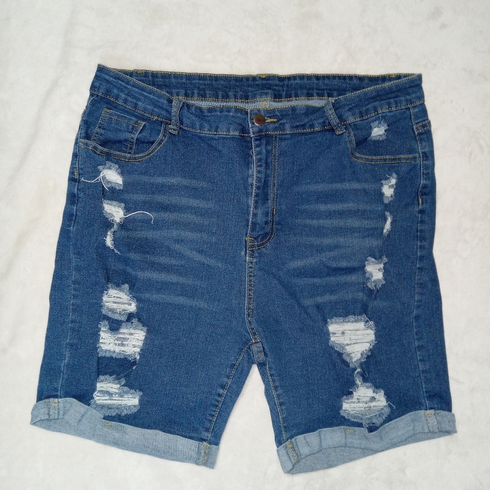 Super Highrise Distressed Stretch Denim Short 7" Inseam size 2XL